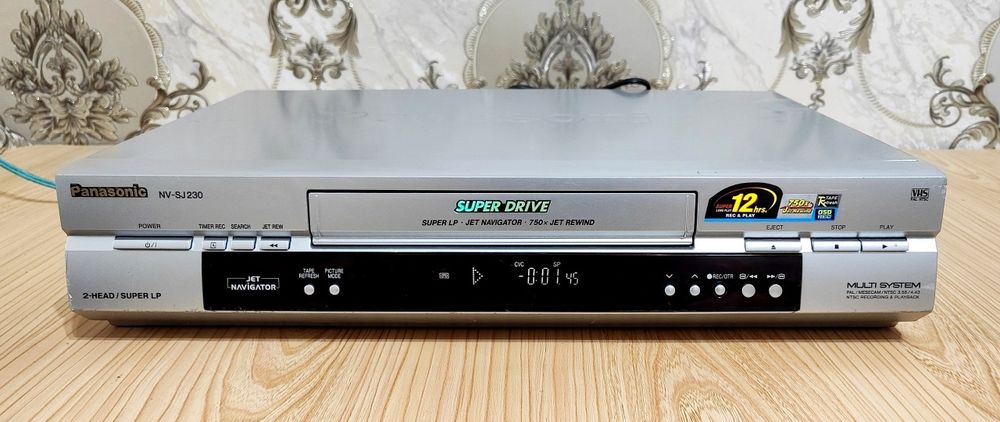 Видеомагнитафон Panasonic