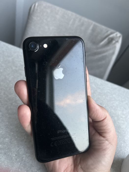 Айфон 7 в черном цвете