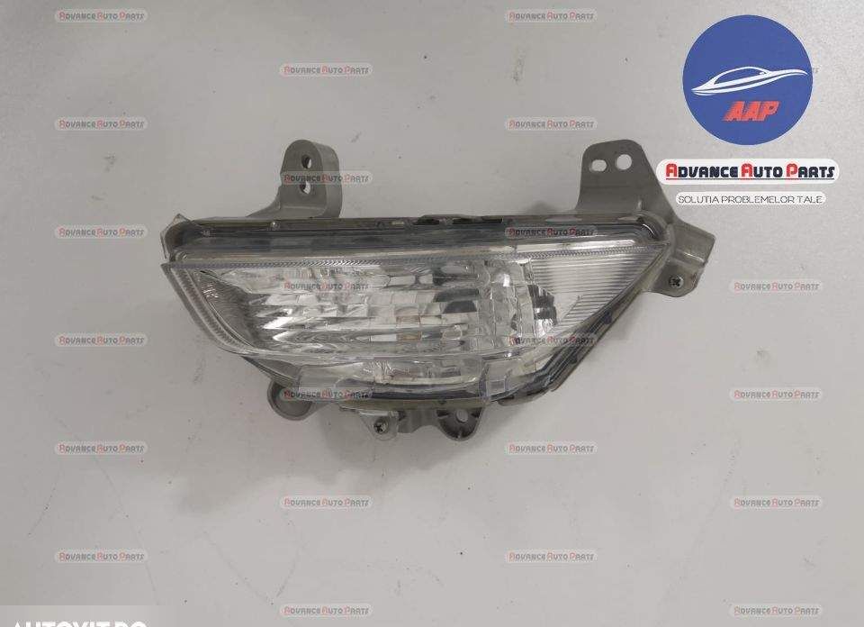 Мазда 3 / Mazda 3 BM Оригинален десен халогенен фар в добро състояние