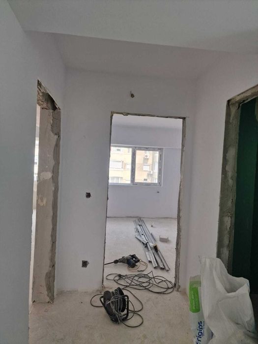 Proprietar , vand apartament 3 camere decomandat