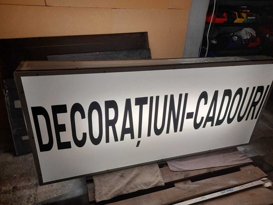 Vand reclama luminoasa