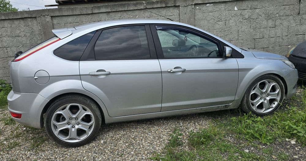 FORD Focus 2011 — imagine 5