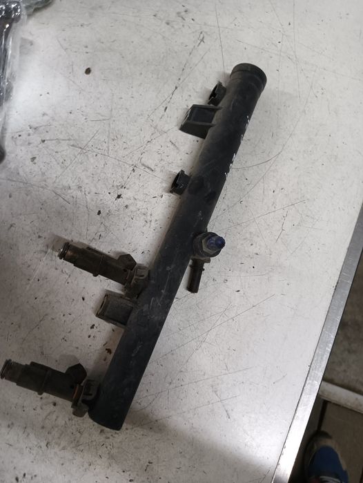 Rampa Injectoare Peugeot 407 (6D_) [ 2004 - > ] Oem 9628084680