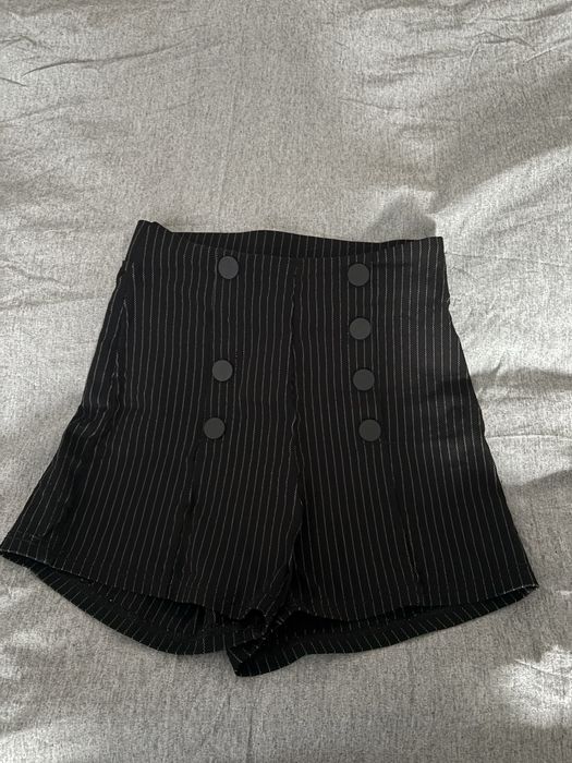 Pantaloni scurti marime s