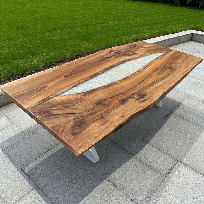 Уникални ръчно изработени маси и интериор от дърво и епоксидна смола