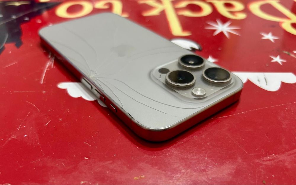 Apple iphone 15 Pro 87% baterie