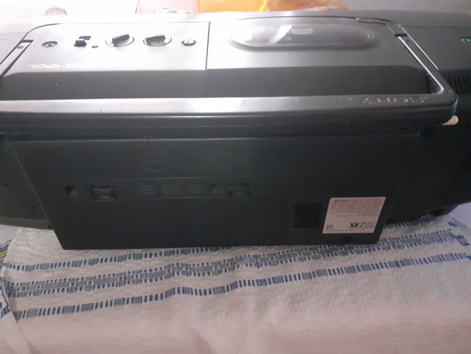 De vinzare radio casetofon cu cd sony cfd -120 l