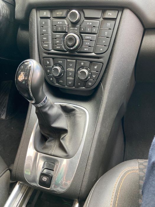 Opel meriva 2016 . Navi. Camera. Consum 5%. Incalzire volan, piele, full