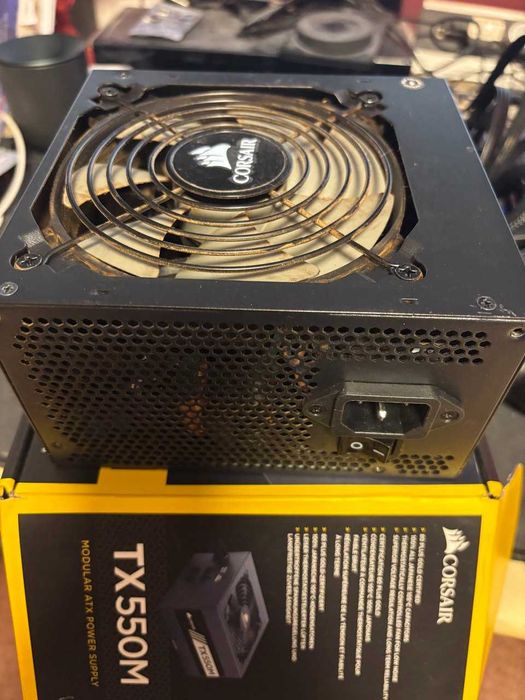 Sursa Corsair TX-M Series TX550M 550W semi-modulara 80+ Gold Eff. 90%