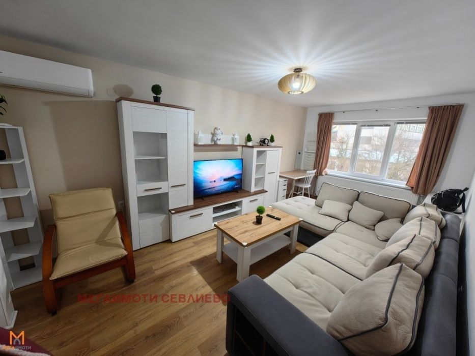 Продажба 2-стаен гр. Севлиево - гр. Севлиево 65m²