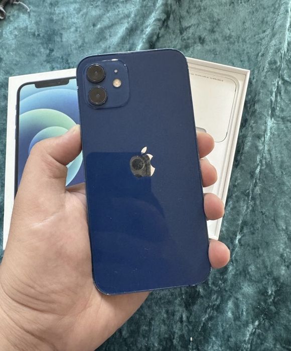 Срочно продается айфон 12