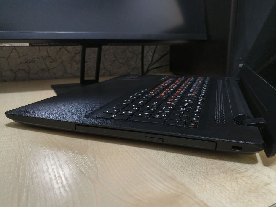 LENOVO IdeaPad 110 15,6" HD/Celeron N3060/ 2GB DDR3L/ 500GB HDD/DVD-RW