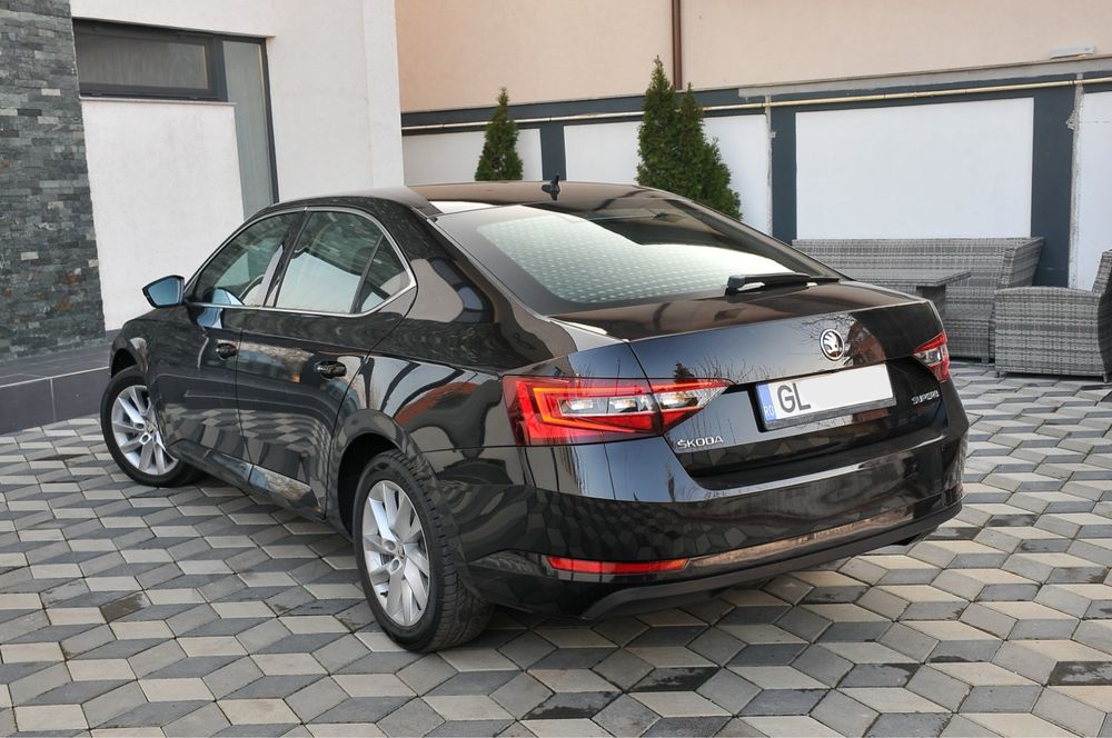 Vand skoda Superb 2019 stare impecabila accept orice test autorizat .