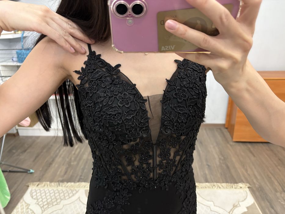 Шикарное вечернее платье