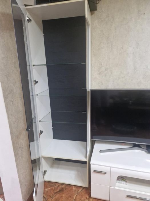 Продам чисто нова секция още има фолио от закупуването и.