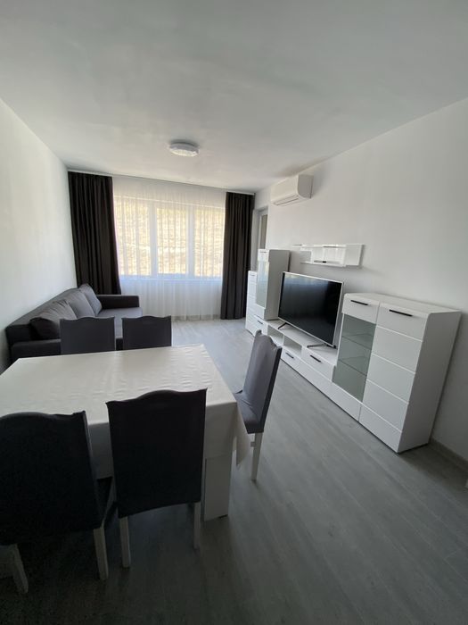 Чисто нов двустаен апартамент с маза и гараж с автоматична врата.