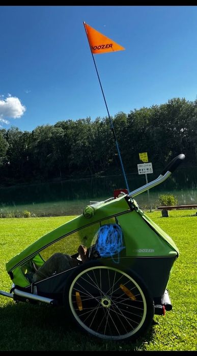 Vand remorca bicicleta pentru 2 copii