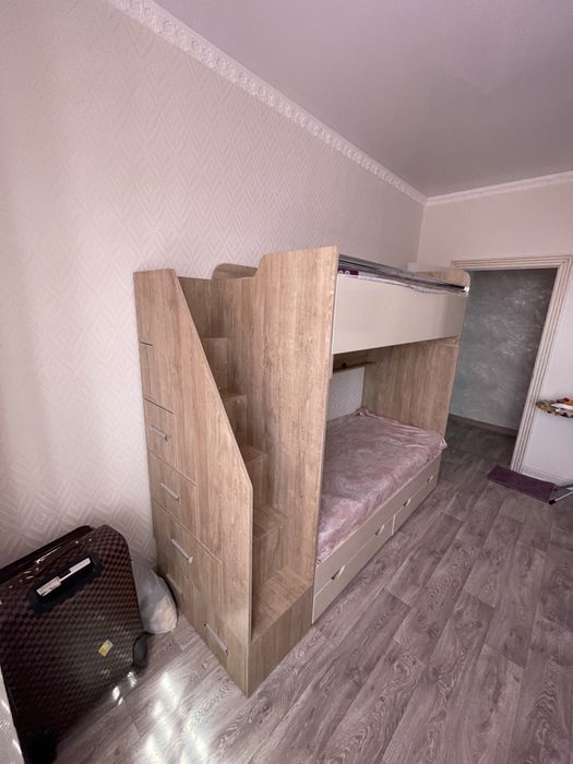 Двухярусная кровать