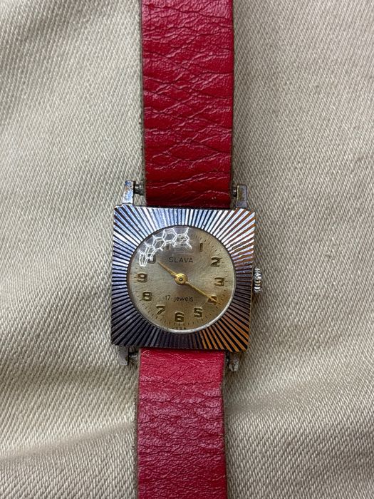 Ceas Vintage de Damă SLAVA (17 Jewels) URSS - Mecanic, Funcționează Perfect