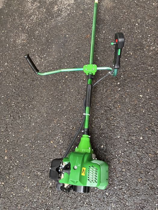 Motocoasă pe benzină , nu Husqvarna, nu Stihl , cu garanție   62 cc - 7 cp