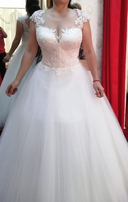 Vand rochie mireasa