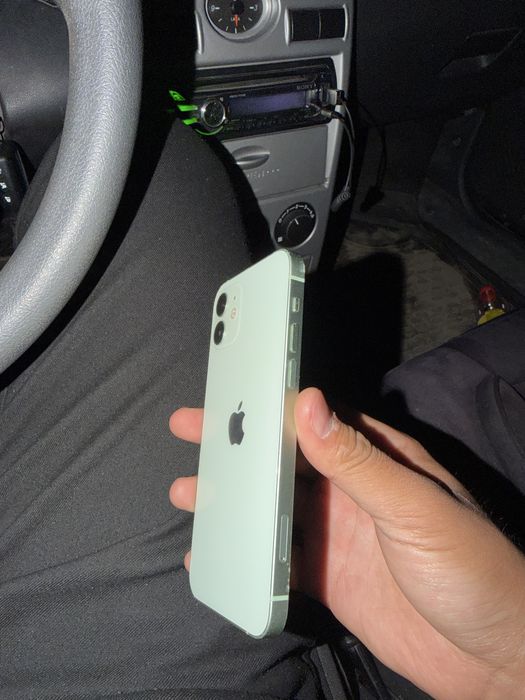 Продам iphone 12