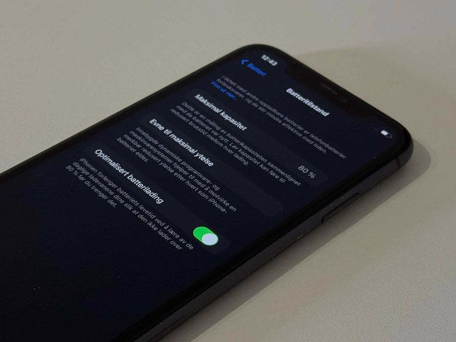 Бартер! iPhone 11 Black (Черен) iCloud