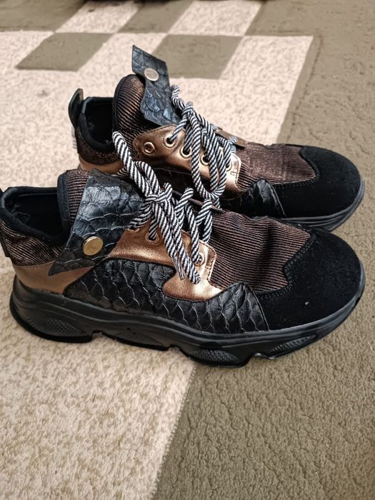 Красивая женская обувь