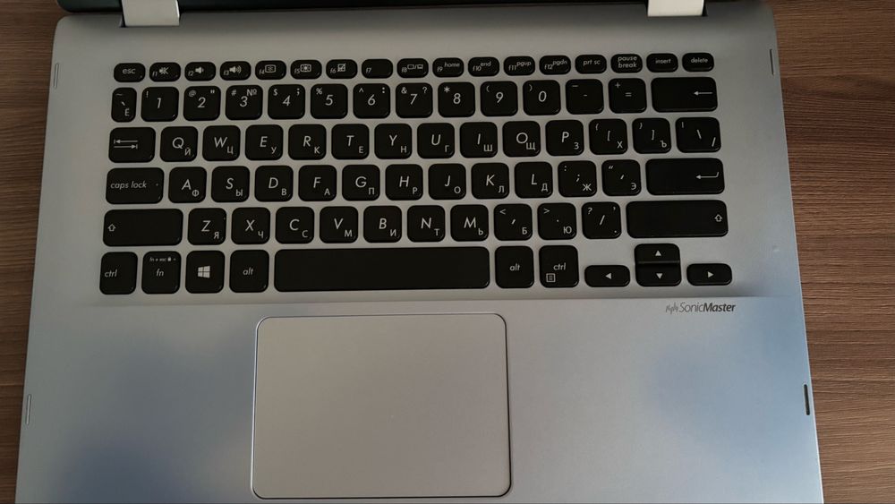 Ноутбук с сенсорным экраном