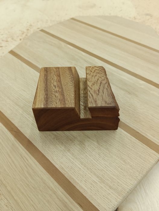 Подставка под телефон