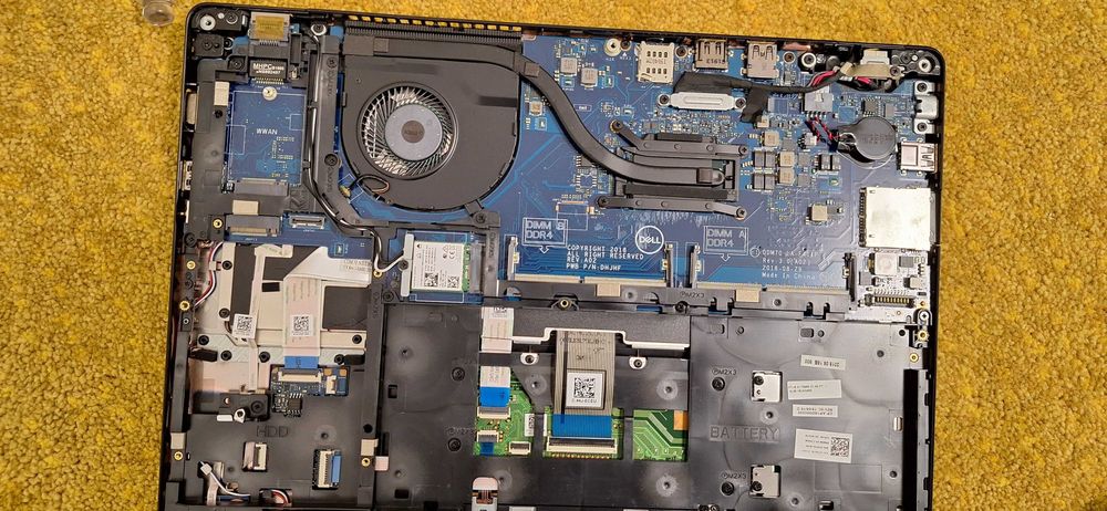 Laptop Dell I5 gen 8 barebone - fara memorie, ssd, baterie, incarcator