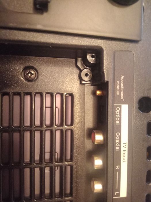 BOSE Cinemate box SR 1 Cu doua difuzoare bas -defect