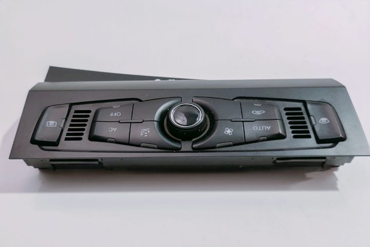 Panou Comanda AC 8T2820043AD Audi A4 B8/8K seria