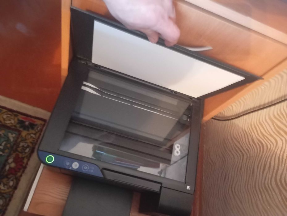 Продам цветной принтер сканер epson l3101 в отличном состоянии