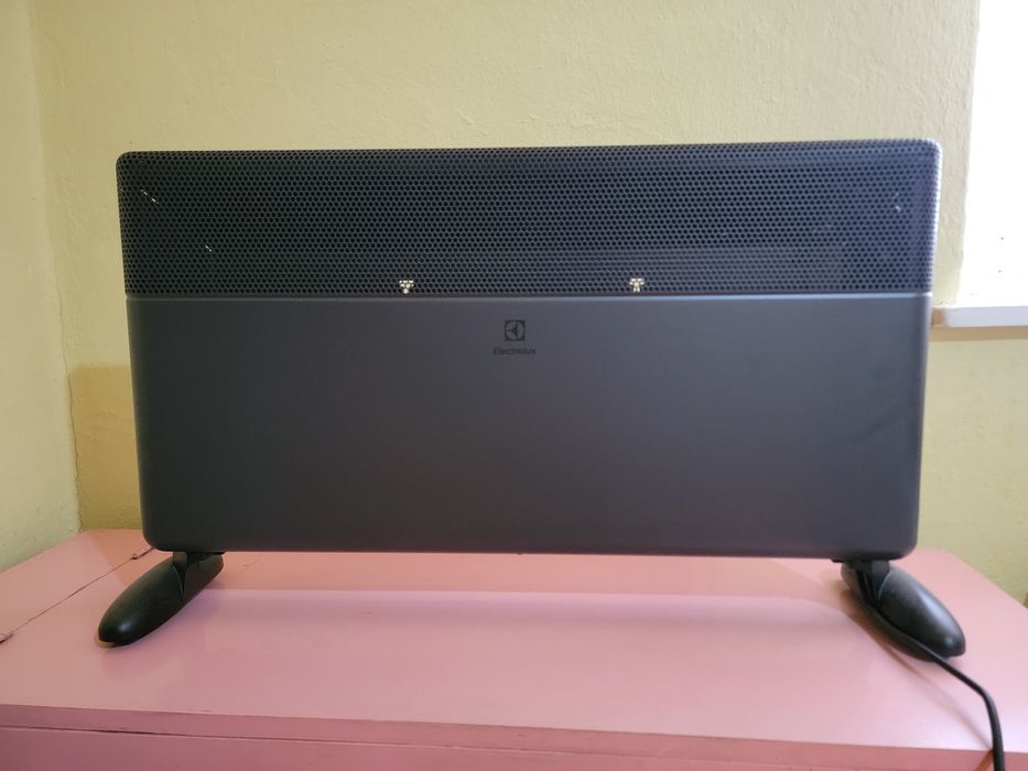 Convector electric Electrolux 2000 W de podea/perete