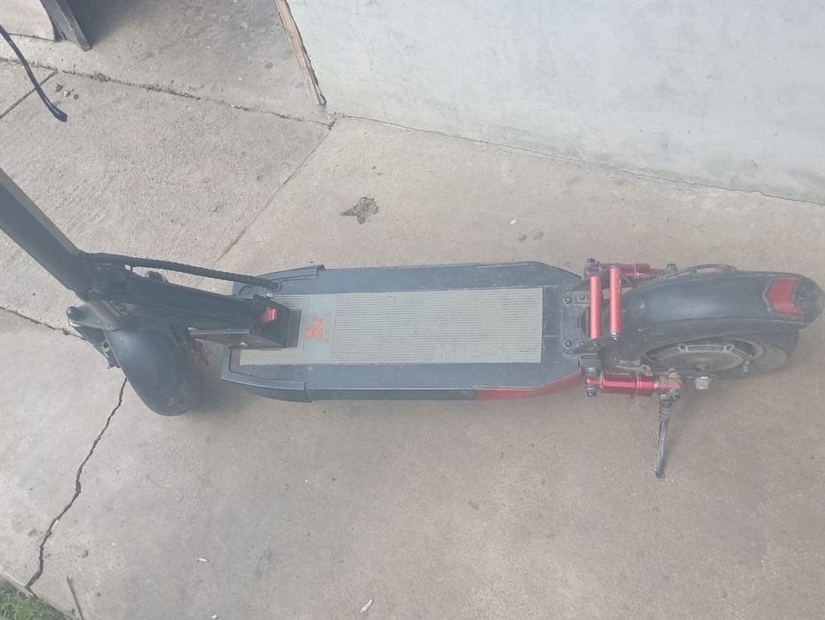 Vînd kugoo kirin m4 pro 2500lei fix