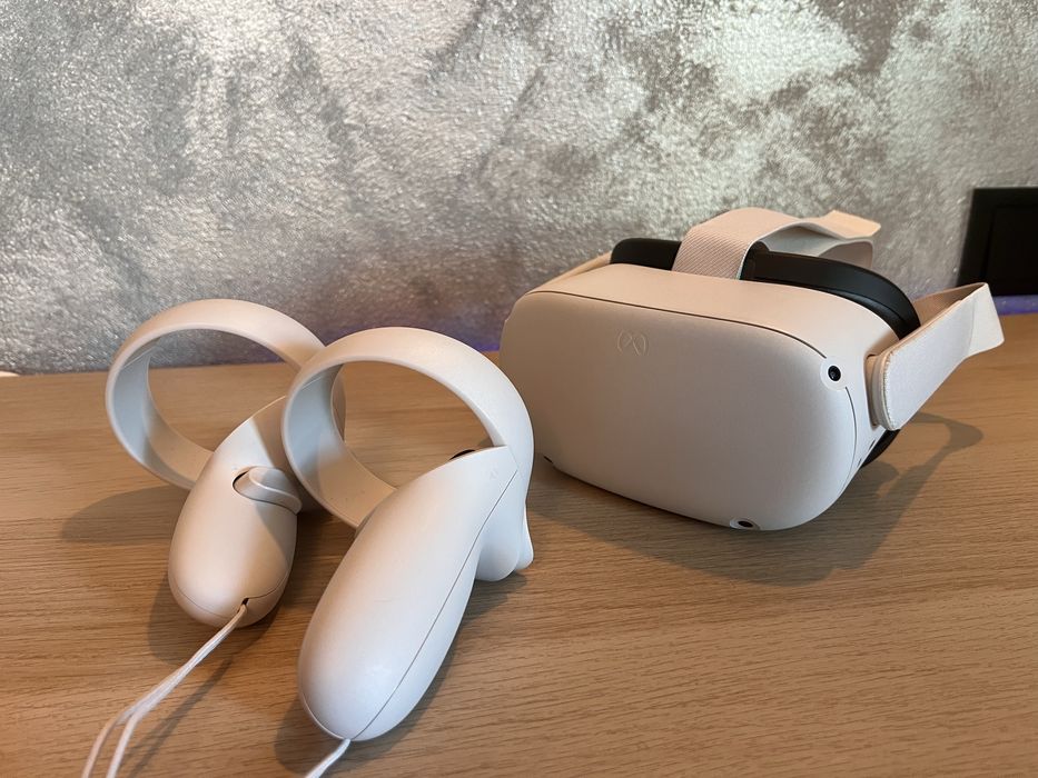 Ochelari VR Meta Oculus Quest 2 - Ca Noi!