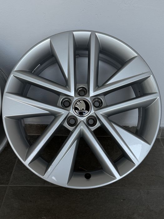 17” Оригинални джанти Skoda 5х100 Rapid Scala Kamiq Praktik Fabia 7J ET 46