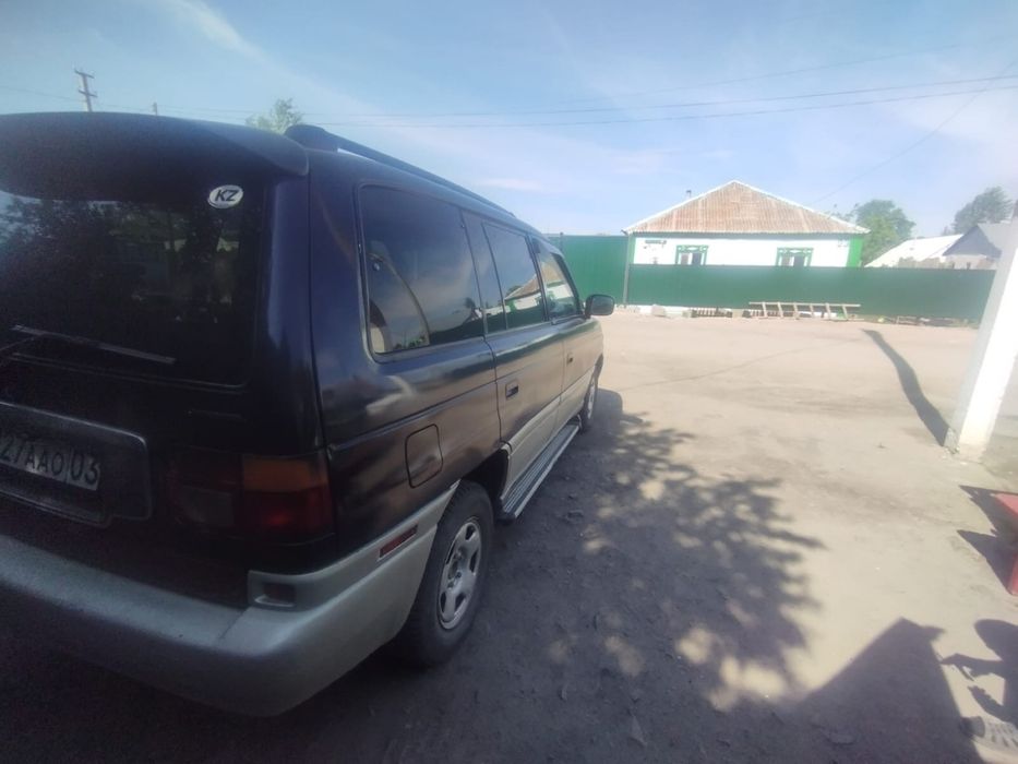Машина Мазда MPV срочно