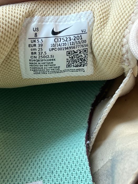 Vând Nike W React Vision