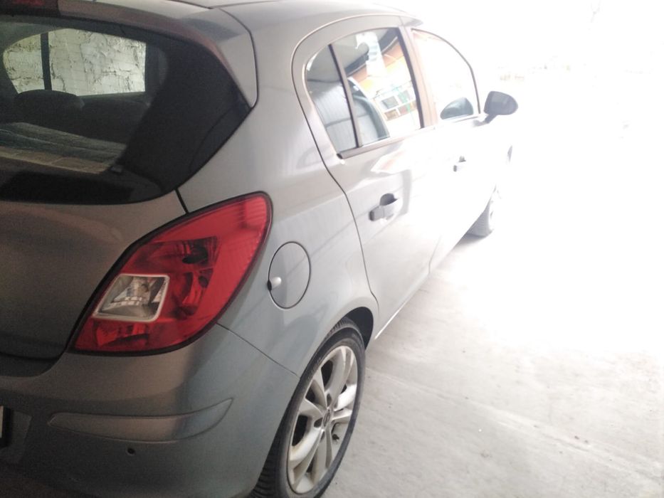 Vând Opel corsa 1,7 diesel, anul 2011