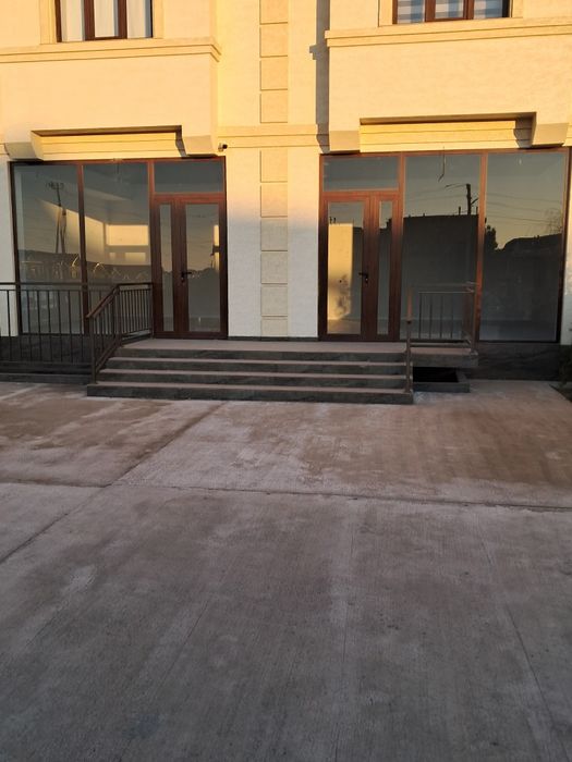 Аренда 1 линия офис нежилое коммерческое помещения 60кв и 110кв цоколь