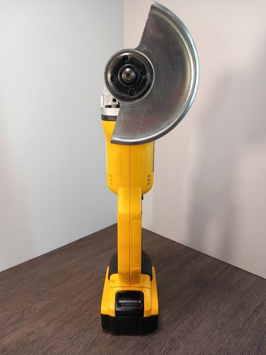 Vând Flex Dewalt DCG 412