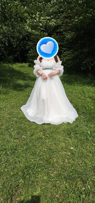 Vând Set de 4 rochii Ursitoare