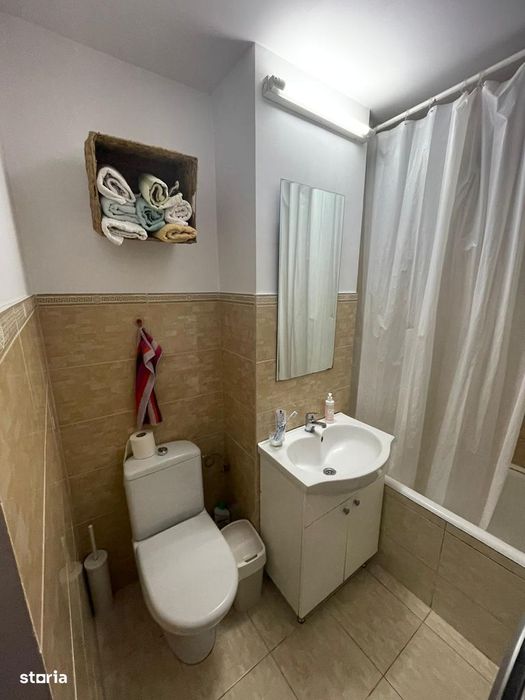 Vanzare apartament 4 camere, semimobilat, Targoviste, cartier CFR