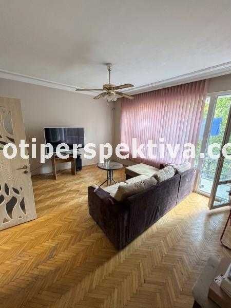 Продава се Тристаен апартамент в Пловдив, Христо Смирненски - 80 кв.м за 1688 €/кв.м - Снимка #2