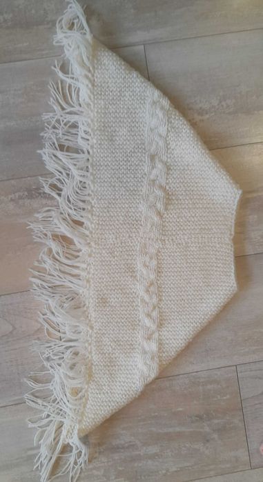 бяло детско пончо