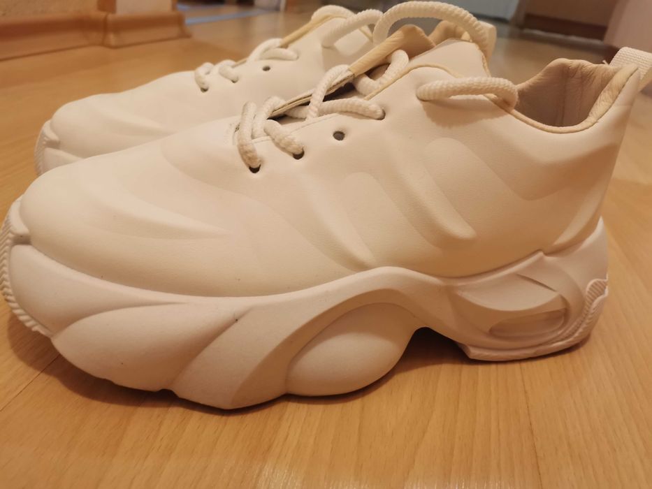 Бели маратонки 40 номер