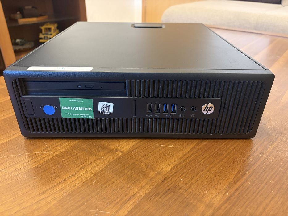 Calculator Hp EliteDesk 705 G3 cu CPU Amd , licenta windows