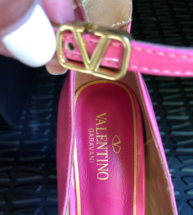 Дамски розови обувки Valentino